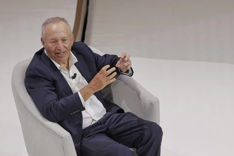 obj_20230510t110121s0012i_1_1_1_15_7_4 Larry Summers