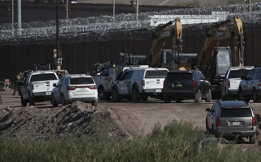 Ataques armados contra agentes fronterizos desatan un operativo en la frontera entre EE.UU. y México