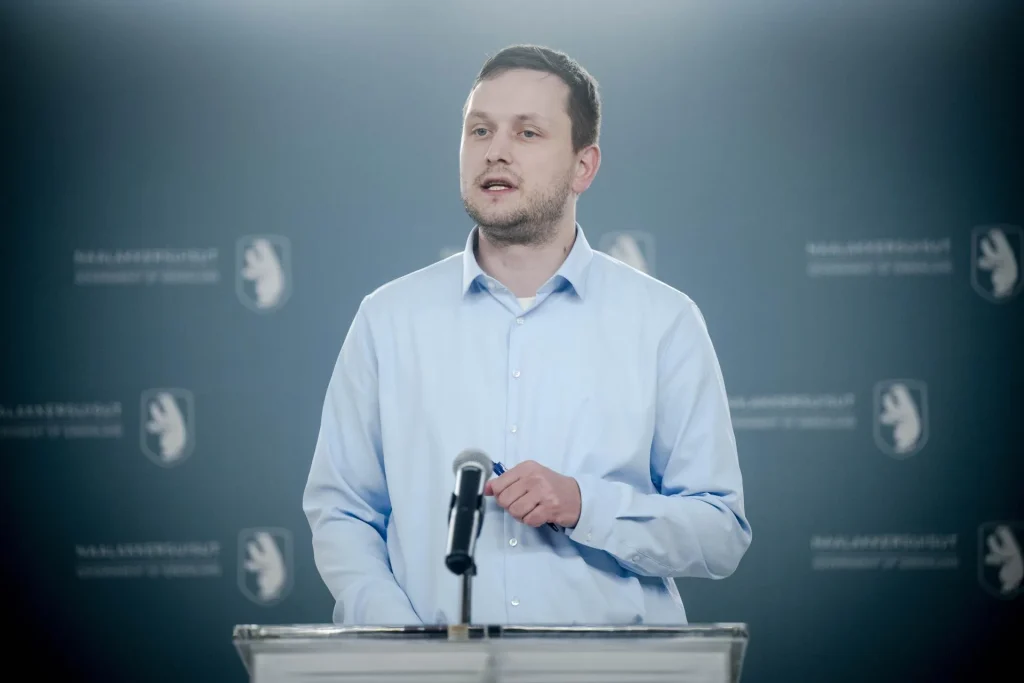 Rss efed1ecccb677359c119c90d3a48d39379cabdafda5w