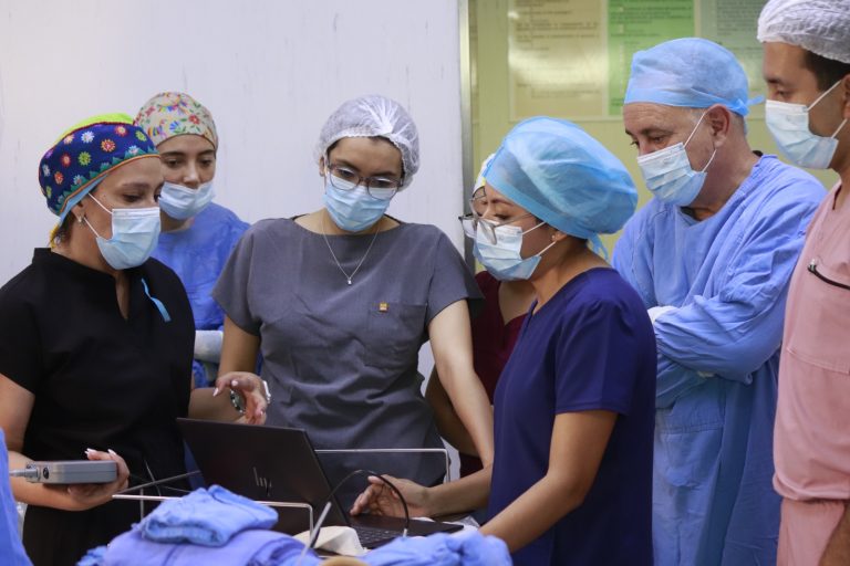 •	Suma 30 implantes cocleares realizados desde 2021