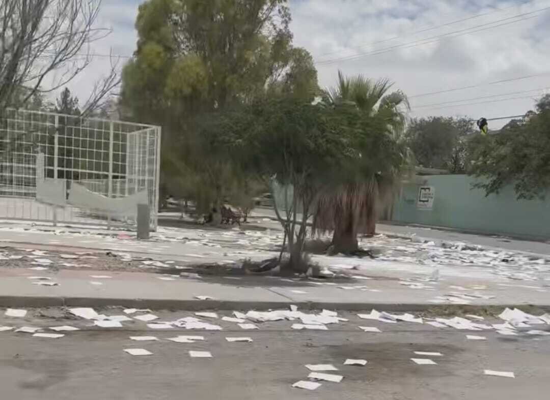 Atiende Limpia reporte de basura en parque