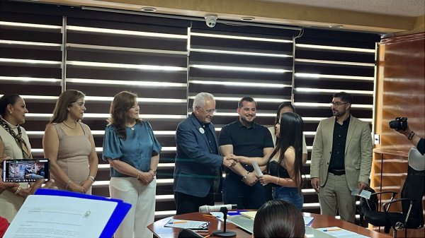 Entrega SDHyBC financiamientos en Cuauhtémoc