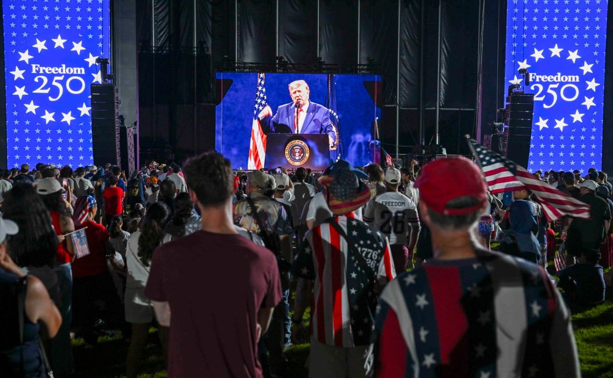 Trump agradece a agentes por garantizar la seguridad en su evento "espectacular" del 4 de julio - dia-de-la-independencia-de-eeuu