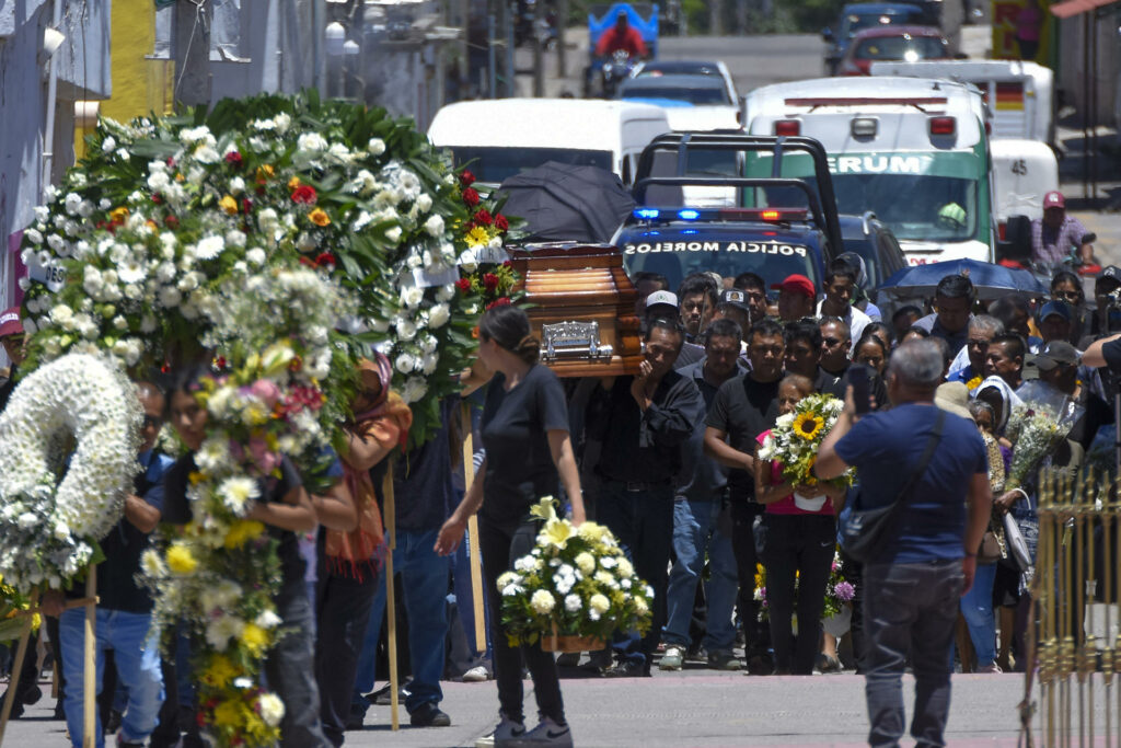 Despiden a Valentín Lavín Romero, alcalde de Temoac, en medio de un gran dispositivo de seguridad - e4155f9028b3ef86639312abe570662db1c44546w-1024x683