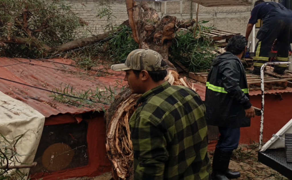 Fuertes lluvias provocan inundaciones y caos vial en el Valle de México; ¿qué zonas fueron las más afectadas? - fuertes-lluvias-provocan-inundaciones-y-caos-vial-en-el-valle-de-mexico-que-zonas-fueron-las-mas-afectadas-3-1024x631