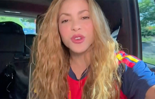 shakira23