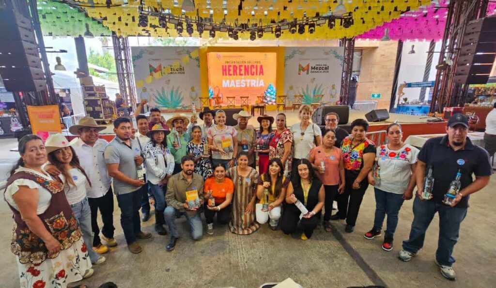 Presentan libro que rescata el legado de 44 maestras y maestros mezcaleros y reaviva el llamado para revisar el IEPS - whatsapp-image-2026-07-29-at-54053-pm-1024x594