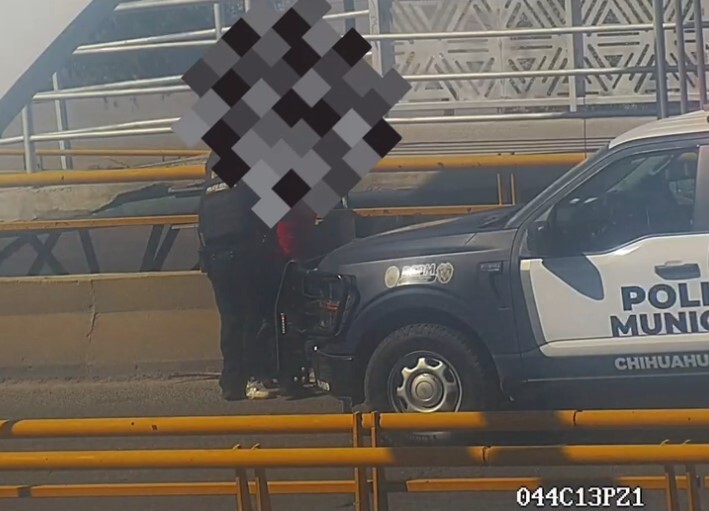 Evita policía que persona en crisis atentara contra su vida