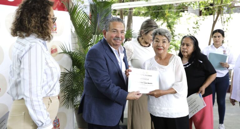graduan_adultos_mayores_escobedo_2bd1bef1d9