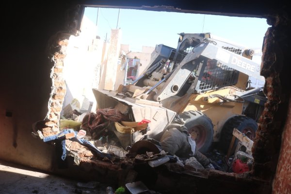 Retiran más de 10 toneladas de basura en 2 viviendas