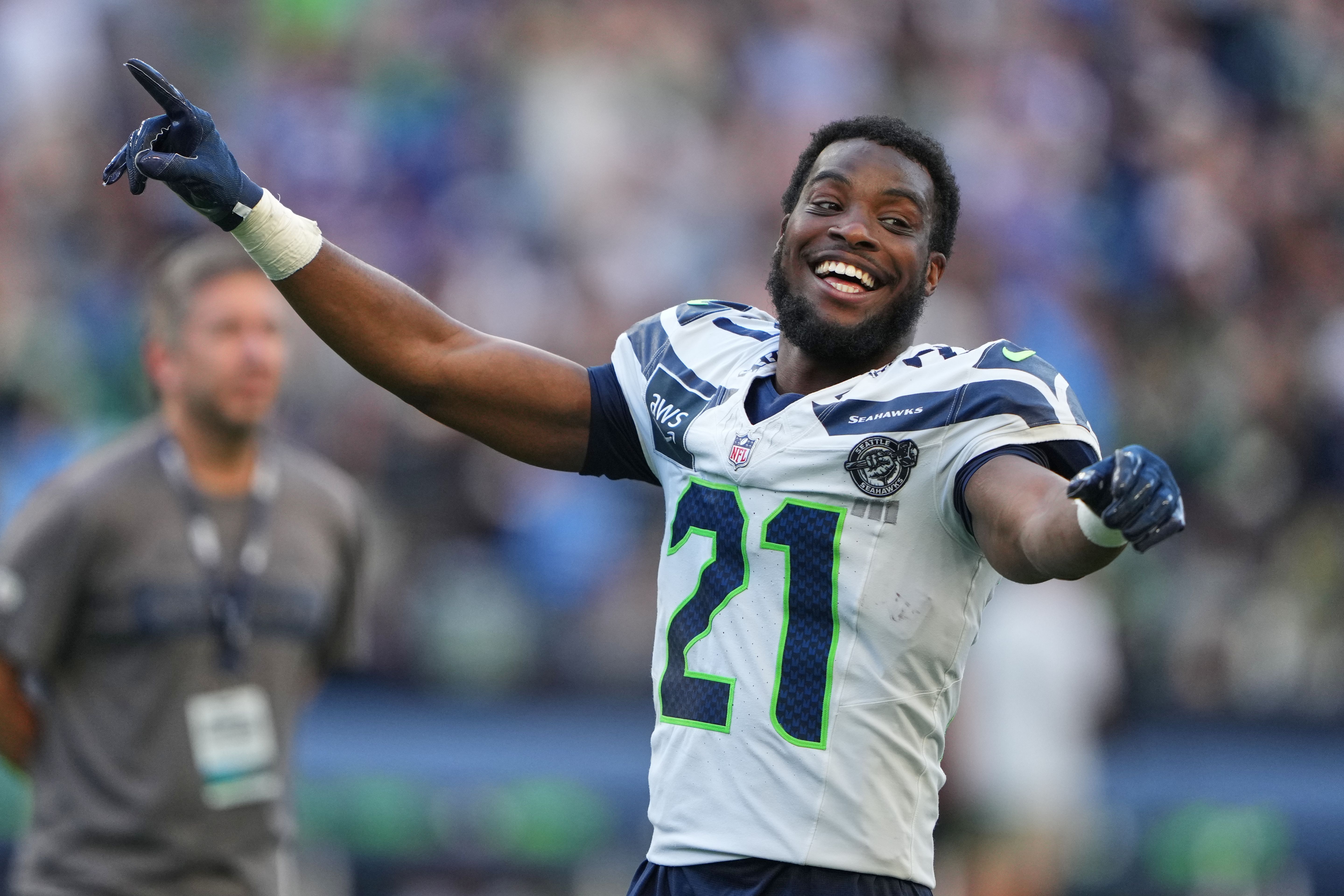 seahawks-witherspoon-acuerdan-contrato-132-millones.jpg