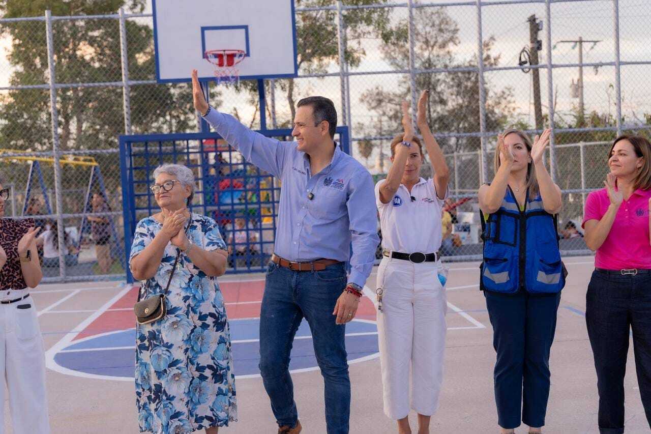 Entrega alcalde rehabilitación del parque Mármol III
