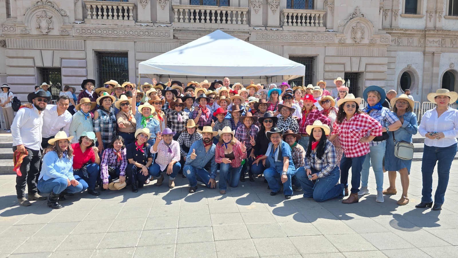 Informan actividades del Mes del Abuelo y de la Juventud    