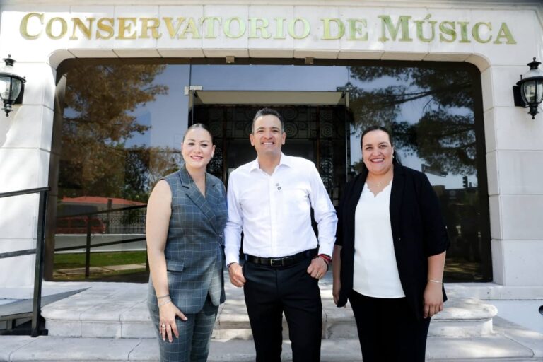 Recorre alcalde instalaciones del Conservatorio de Música