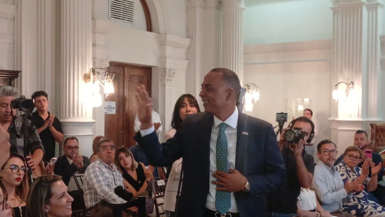 Recibe Chihuahua a el alcalde de El Paso