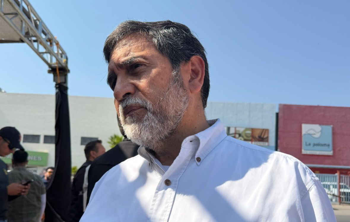 Vigilan a conductor de Jetta señalado como “montachoques”