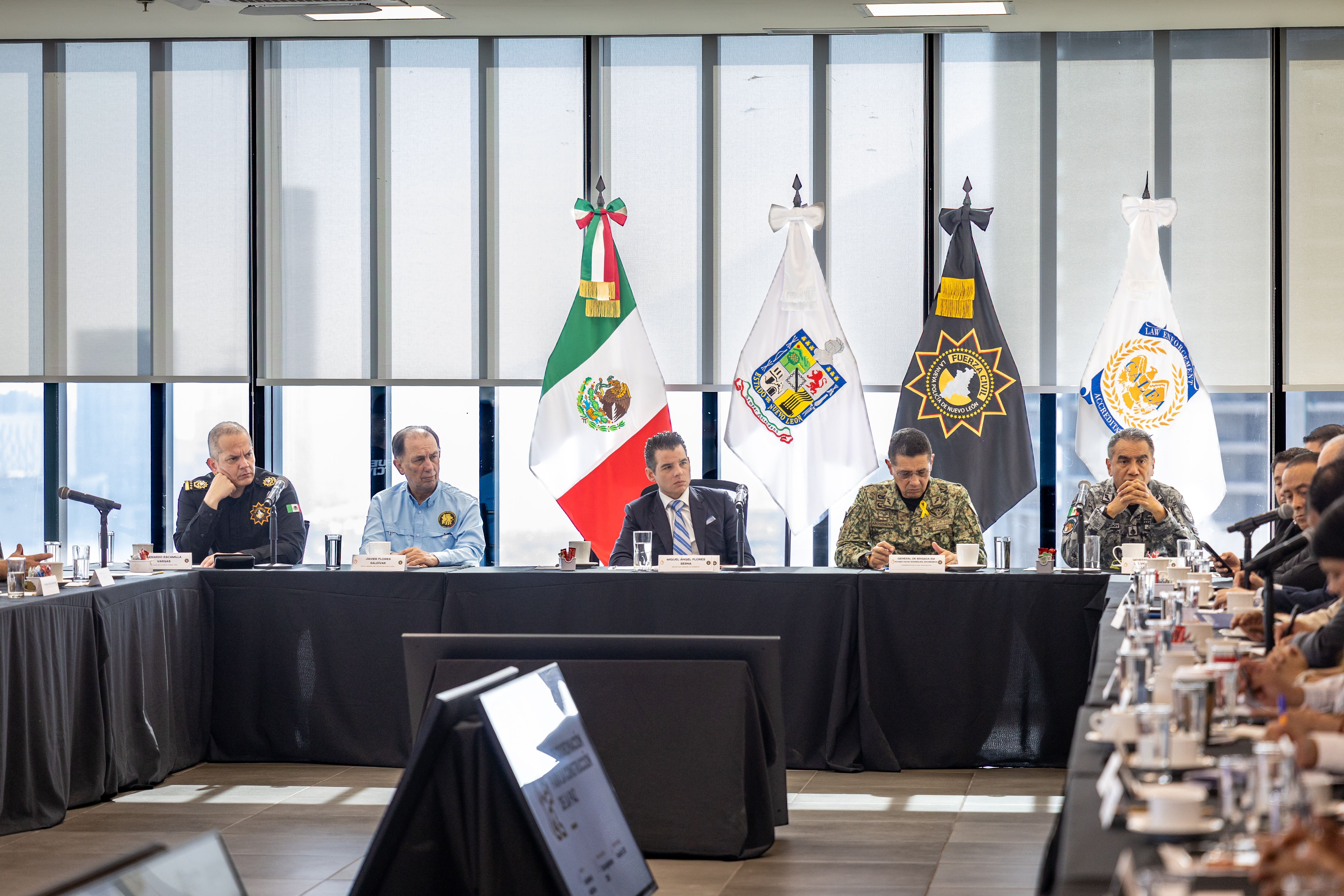 02 ES NL REFERENTE NACIONAL CON ESTADO DE PAZ Y LA POLICÍA MÁS CONFIABLE.JPG