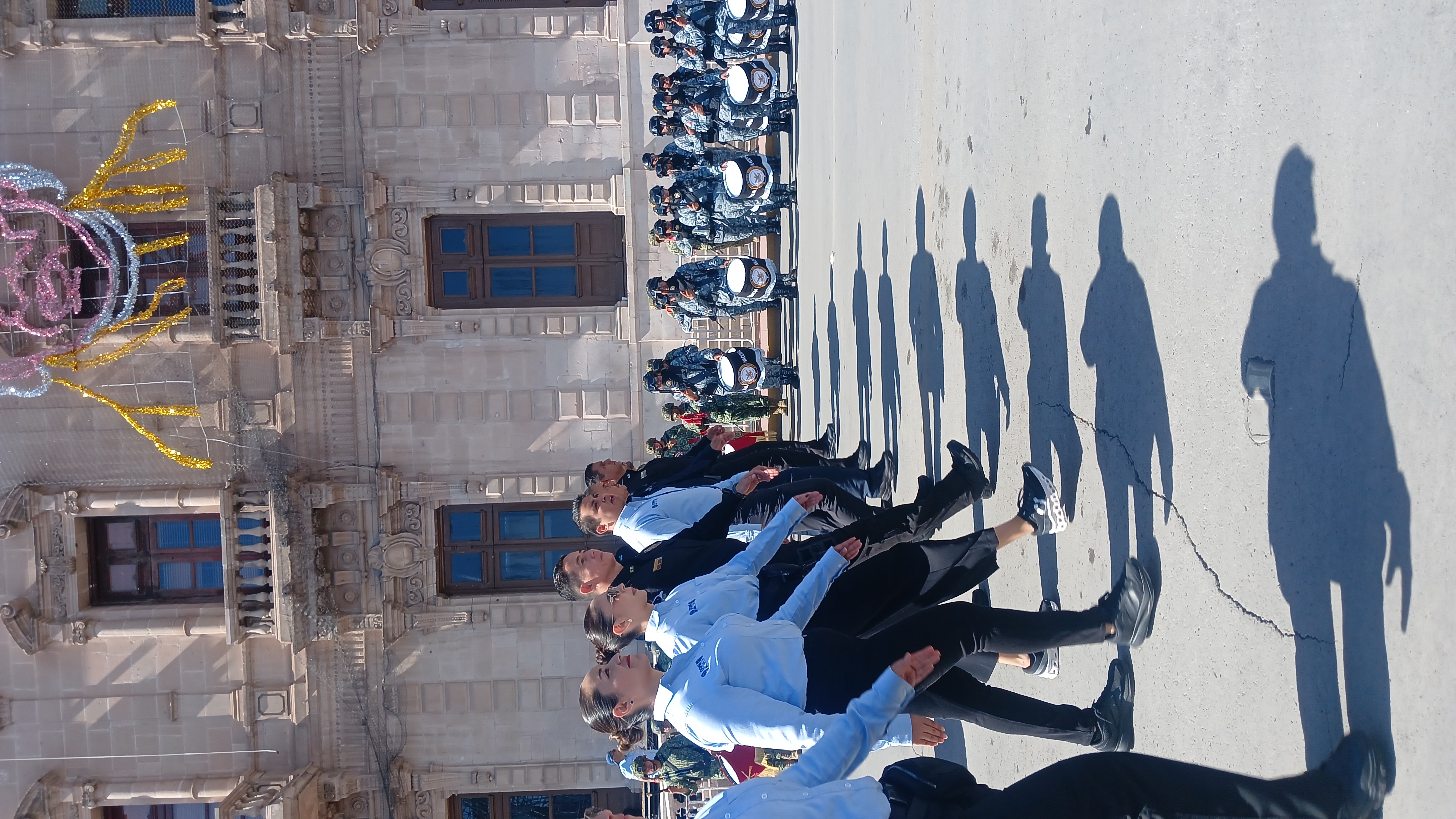 Encabeza Julio Salas contingente de la dspm en desfile cívico