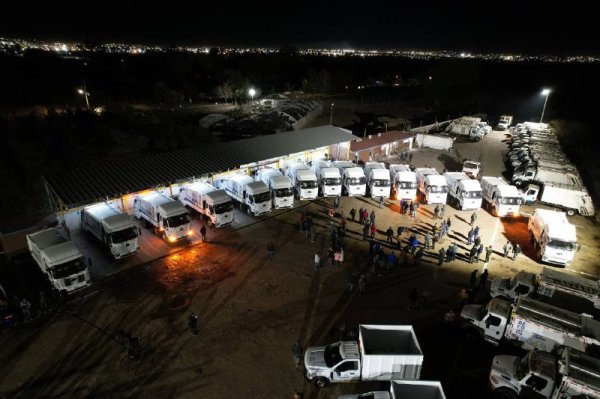 middle-1001087528-851976234 Amplía Municipio la recolección de basura con 37 nuevas unidades y 16 rutas