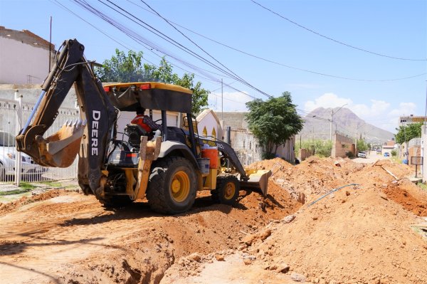 Comienza Municipio trabajos de pavimentación en Valle Dorado