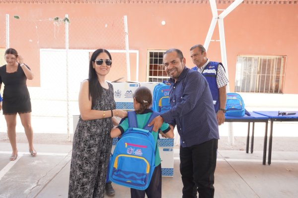 Entrega Municipio “Mi Bolso Escolar” en la zona rural