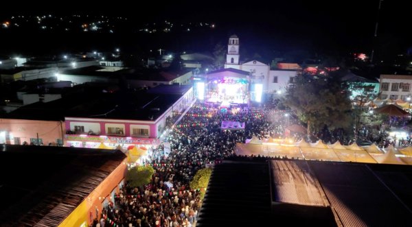 middle-whatsapp-image-20260919-at-140309-571829630 Gran éxito Festival Internacional de la Manzana 2026