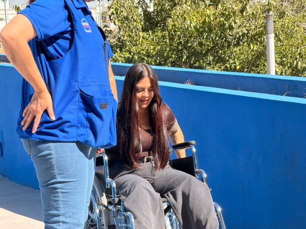 Capacitan a personal de Bowí para brindar atención incluyente a personas con discapacidad