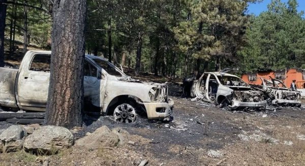 Investigan incendio de dos casas y nueve vehículos en Madera