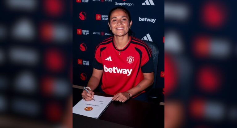 rebeca_bernal_manchester_united11_193292c303