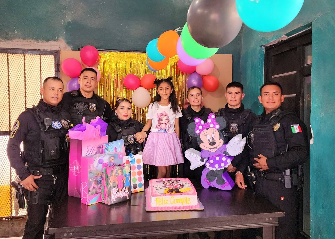 Sorprende Policía Municipal a Nicol por su cumpleaños