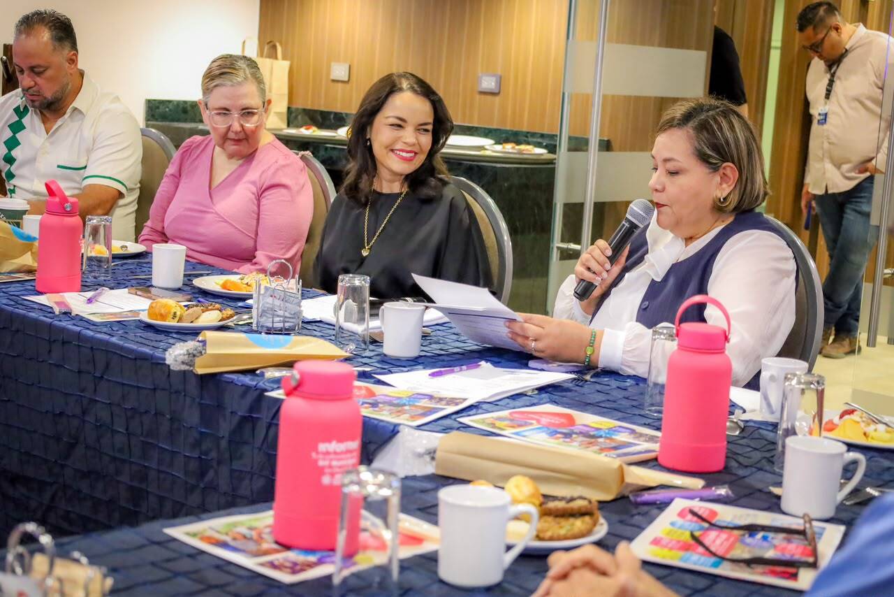 Presenta Karina Olivas informe de actividades al Consejo del DIF