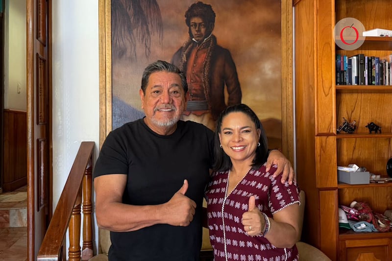 yzirkauvzvap7oj2o2gvryuiqu-1 Con Vicente de testigo