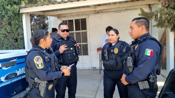 Policías de Proximidad tienden la mano a familias 