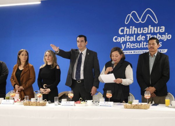 Firman convenio para apoyar a trabajadoras de maquiladoras