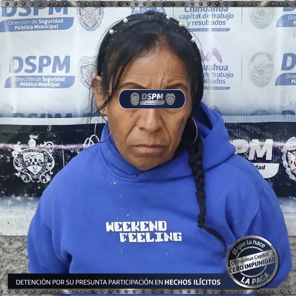 Cae mujer con 7 envoltorios de aparente cristal