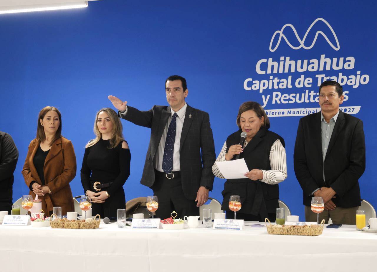 Firman convenio para apoyar a trabajadoras de maquiladoras